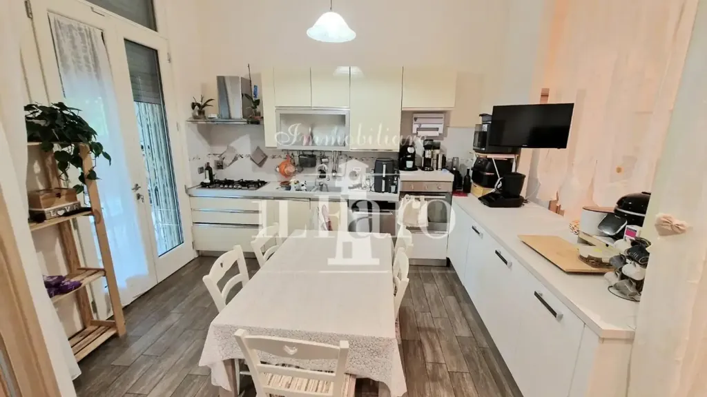 Cuisine - Rear Garden Flat in Central Campi Bisenzio