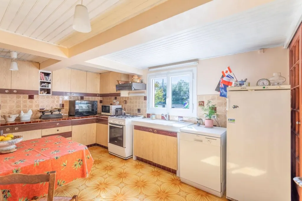 Kitchen - Spacious Villa with Terraces in Allauch