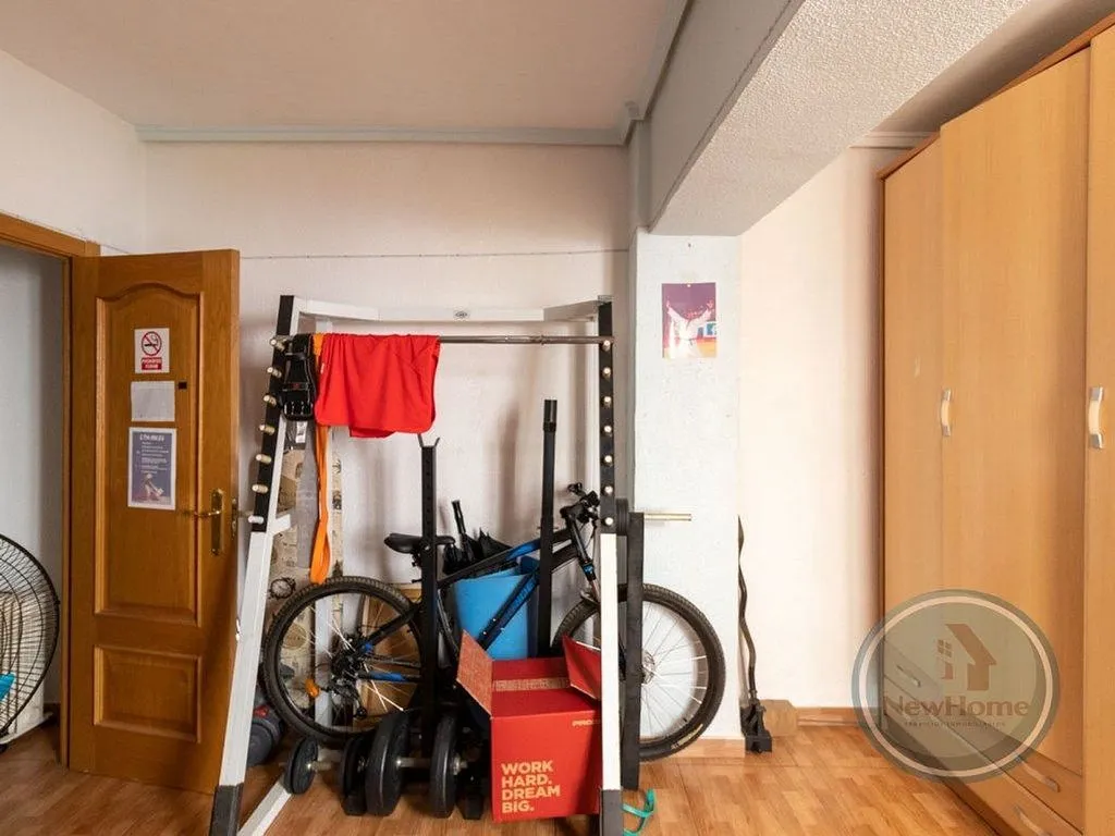 Toad - Apartment with Balcony in Carrús Est