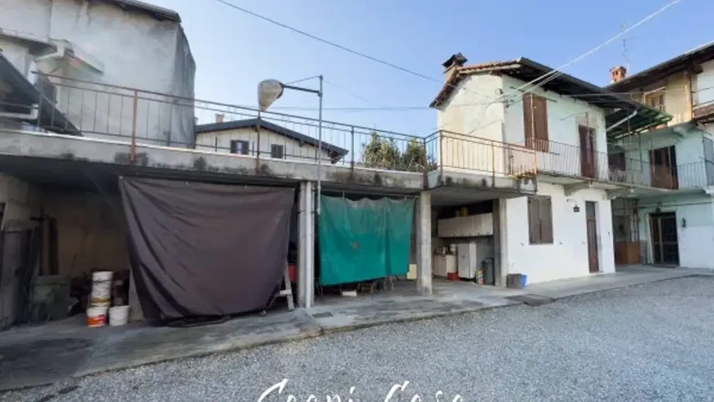 Garden - Detached House with Garden in Mezzomerico