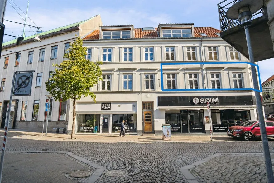 Välivaade - Office Space with Corner Location in Randers C