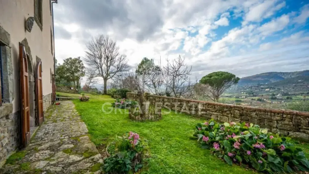 Aed - Historic Casale with Panoramic View in Cortona