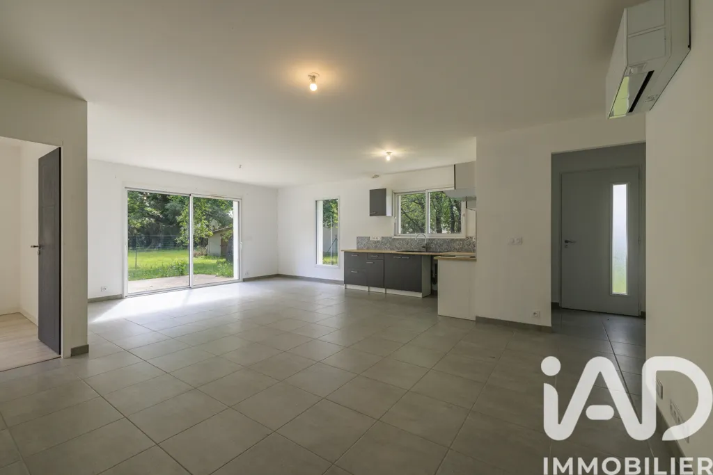 Cuisine - Villa Contemporaine avec Terrain à Chamadelle