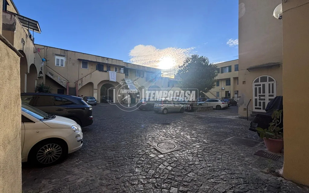 Giardino - Quadrilocale with Private Courtyard in Naples