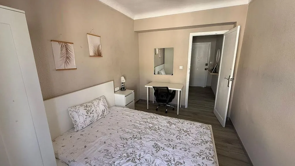 Chambres - Furnished Flat with Balcony in Santa Clara