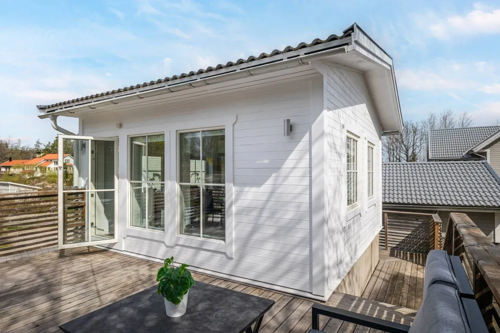 Terrasse - Efficient Flat with Parking in Stockholm