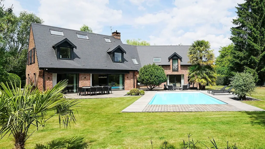 Piscine - Maison Luxueuse avec Piscine à Bondues