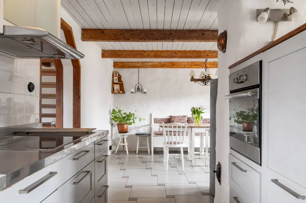 Cuisine - Villa with Classic Veranda in Svedala