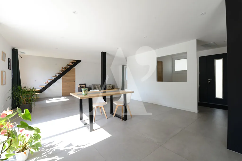 Salle à manger - Maison Rénovée avec Terrasse à Sadirac