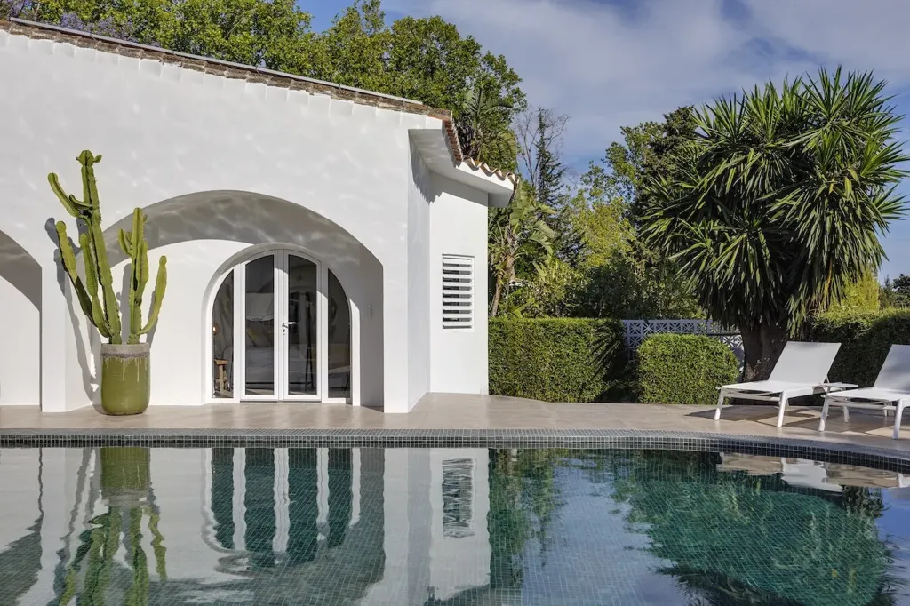 Piscine - Renovated Villa with Mountain View in Marbella