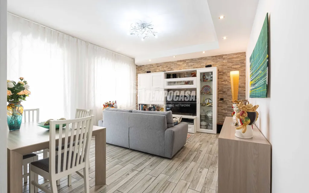 Soggiorno - Appartamento con terrazzi e vista panoramica a Costa Masnaga