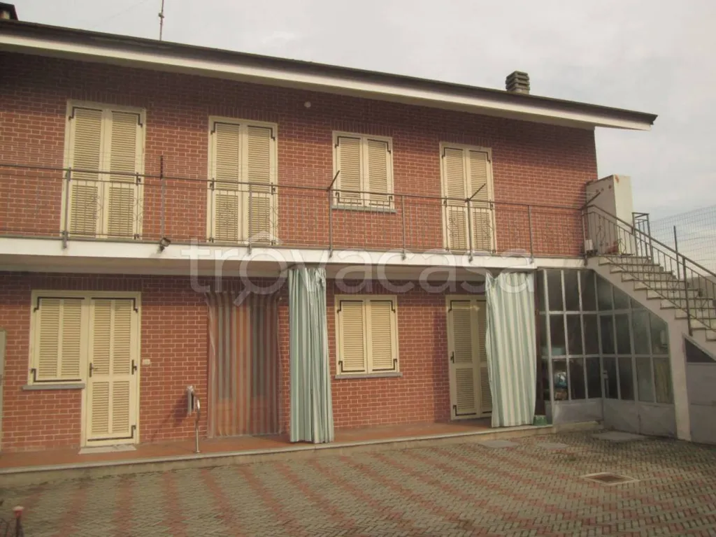 Välivaade - Rustic Villa with Private Garden in Villafranca Piemonte