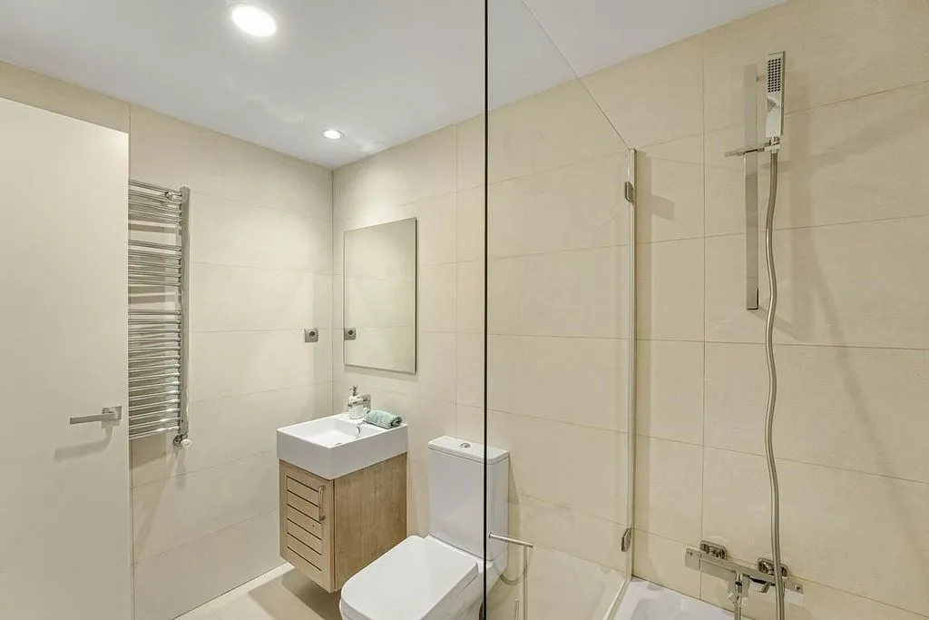 Salles de bain - Duplex with Sea View and Pool in San Roque