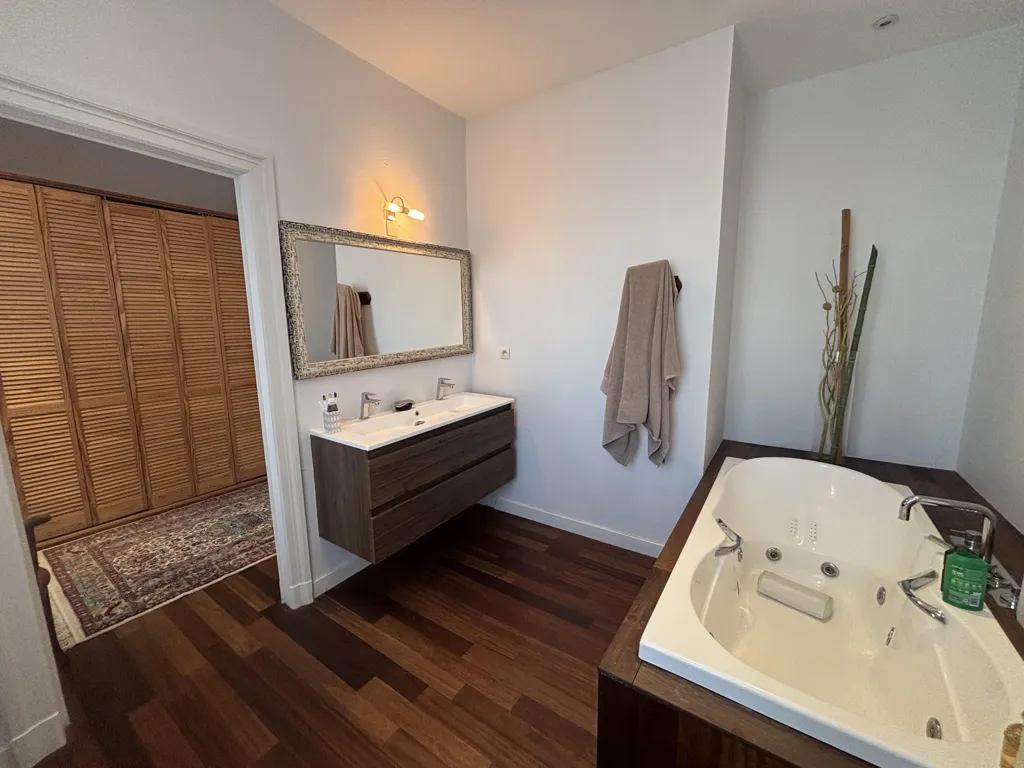 Salles de bain - Maison de Ville avec Terrasse au Centre d'Agen