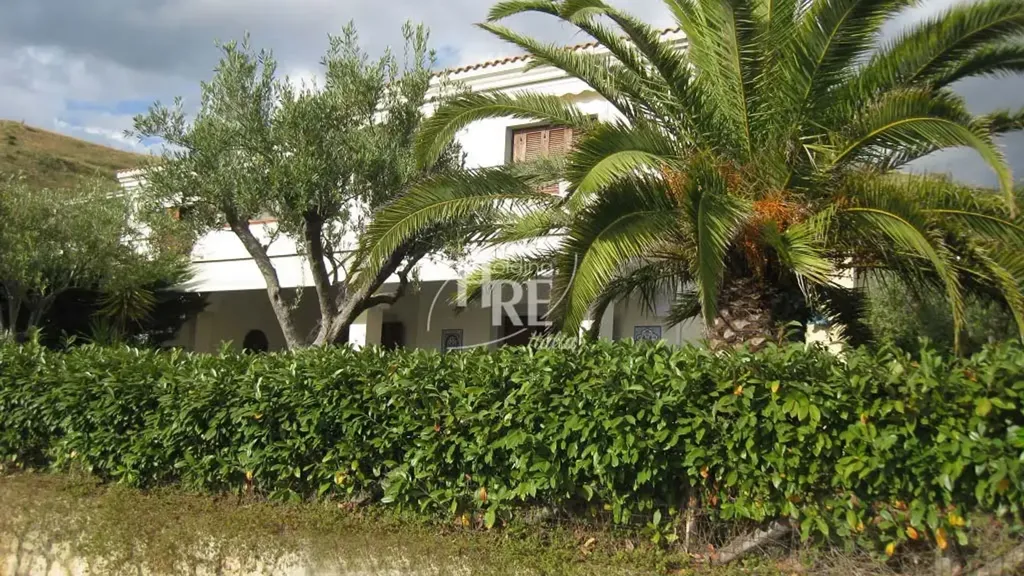 Välivaade - Villa with Pool in Exclusive Park, Bonifati