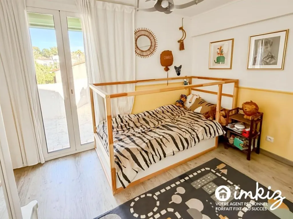 Chambres - Maison avec Piscine et Garage à Marseille 12e