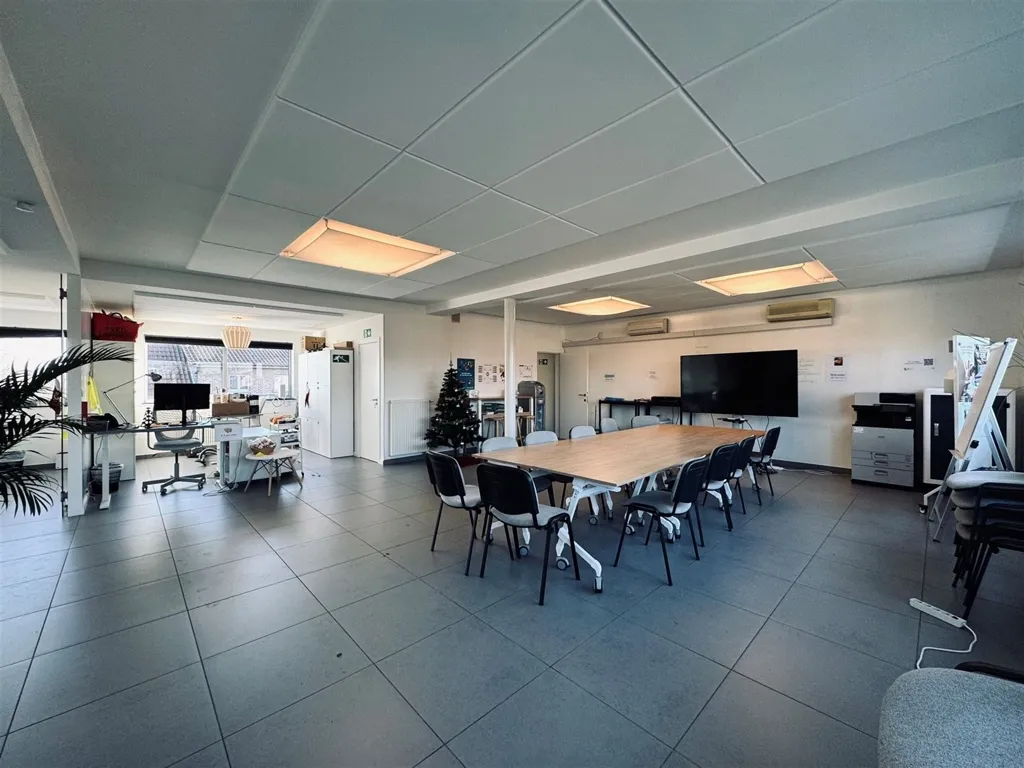 Kabinet - Office Space with Loft in Waasmunster