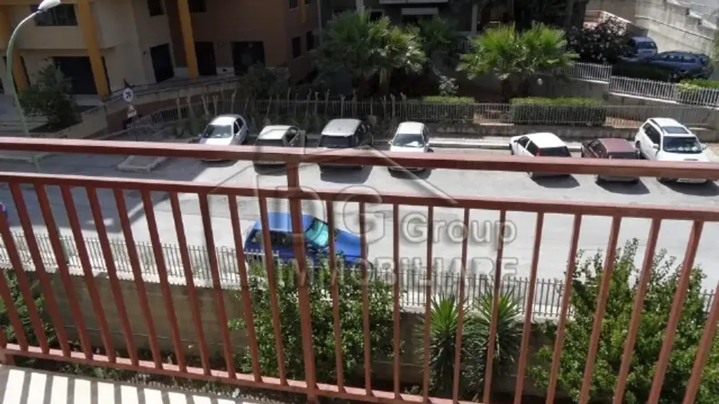 Rõdu - Bright Apartment with Balcony in Alcamo