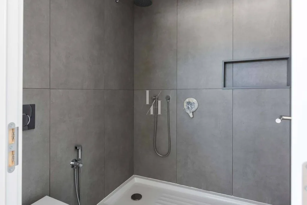Salles de bain - Contemporary Villa with Terrace in Brancanes