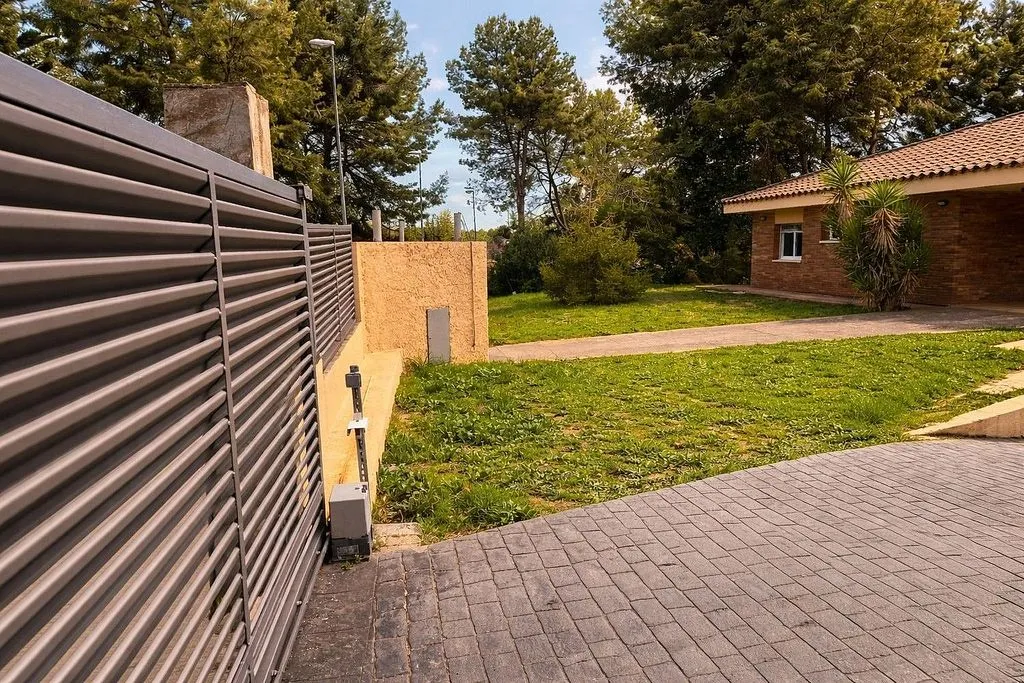 Extérieur - Luxury Detached House with Wellness Features in Sabadell