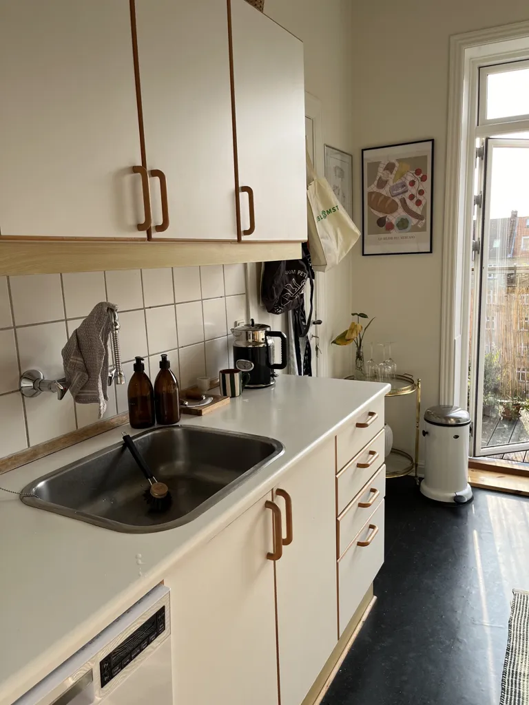 Köök - Two-Bedroom Flat with Balcony near Botanical Garden