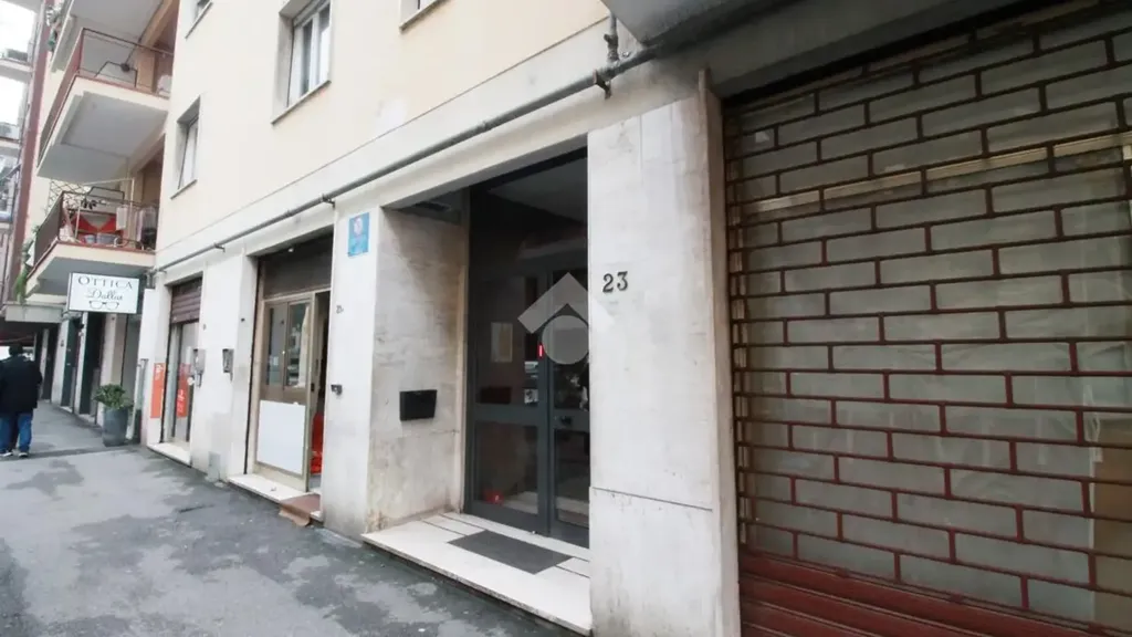 Välivaade - Bright Flat with Balcony in Prato