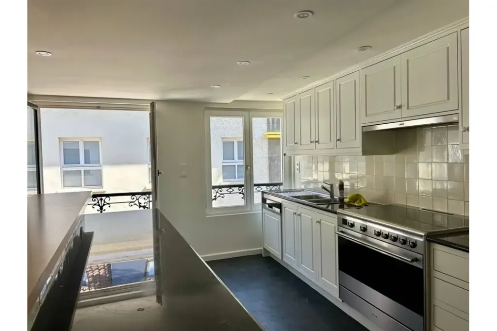 Cuisine - Appartement Spacieux sur les Quais de l'Escaut à Anvers