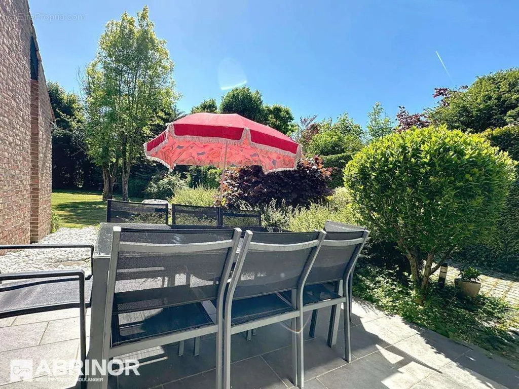 Jardin - Villa d'Architecte dans un Écrin de Verdure à Wasquehal