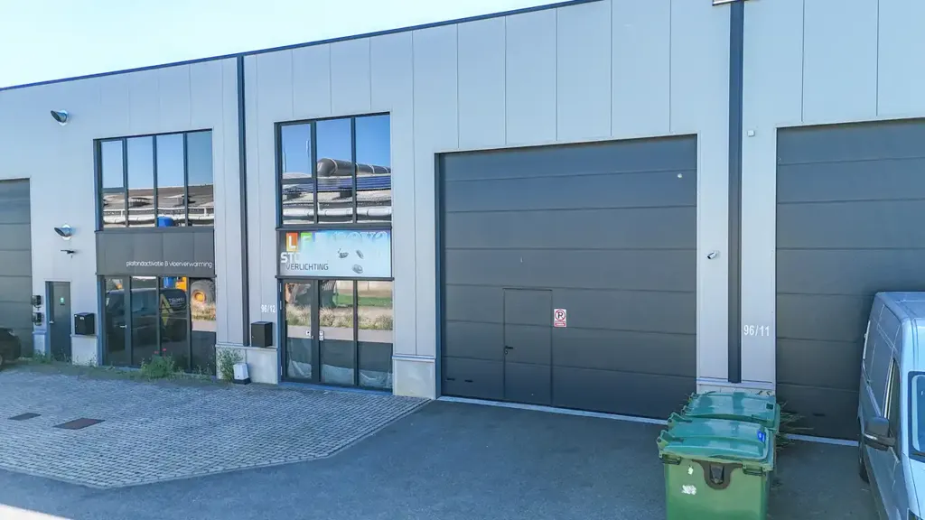 Extérieur - Unité commerciale moderne avec bureaux à Heusden-Zolder