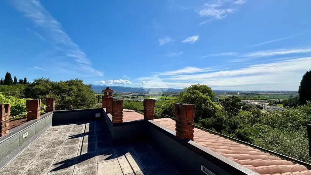 Terrazza - Historic Villa with Pool in Sona
