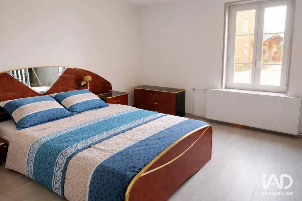 Magamistoad - Renovated House with Land in Pleure