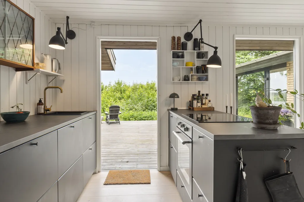 Cucina - Modernised Holiday Home with Lake View in Dons