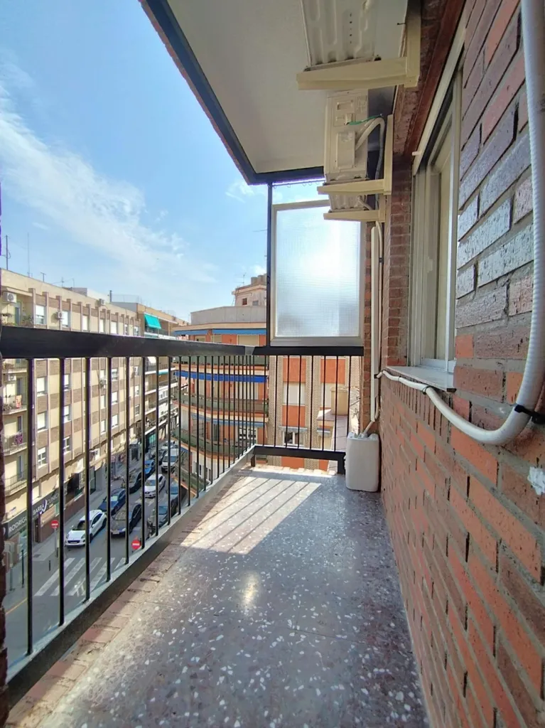 balcony