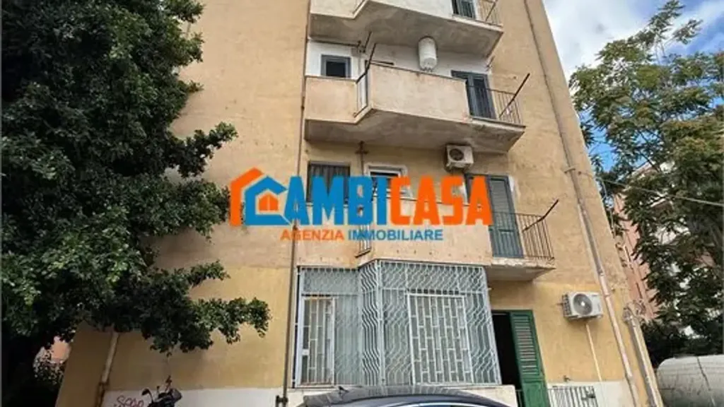 Extérieur - T2 Flat for Renovation in Palermo