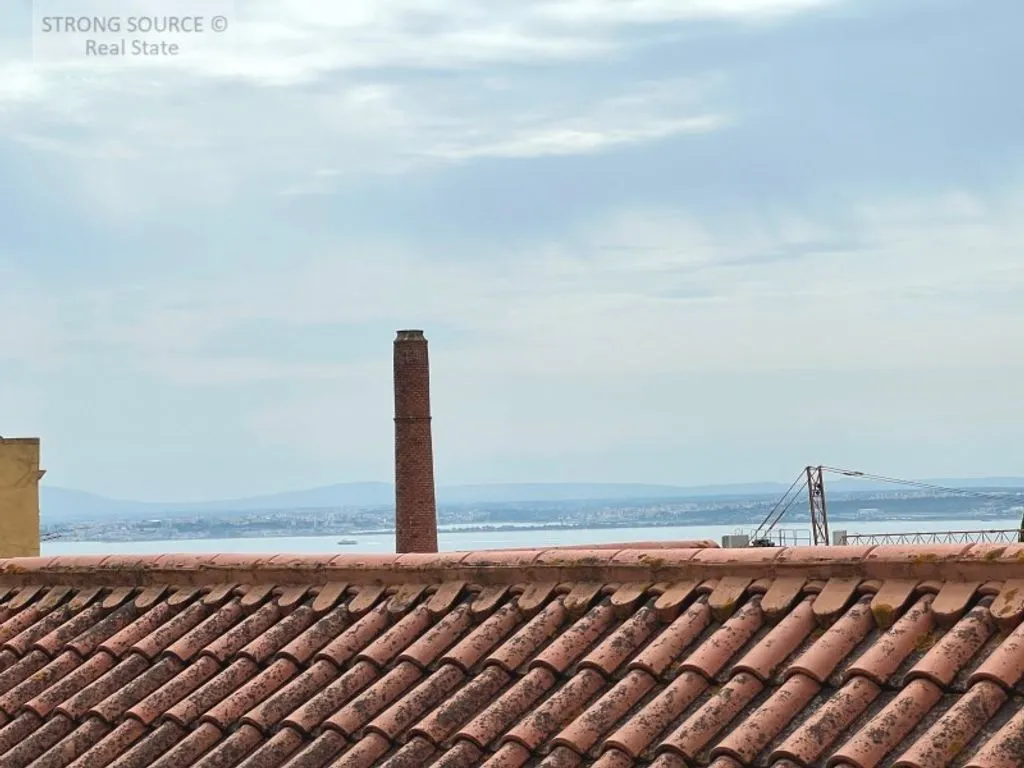 Terrass - Luxury Apartments with River View in Graca, Lisbon
