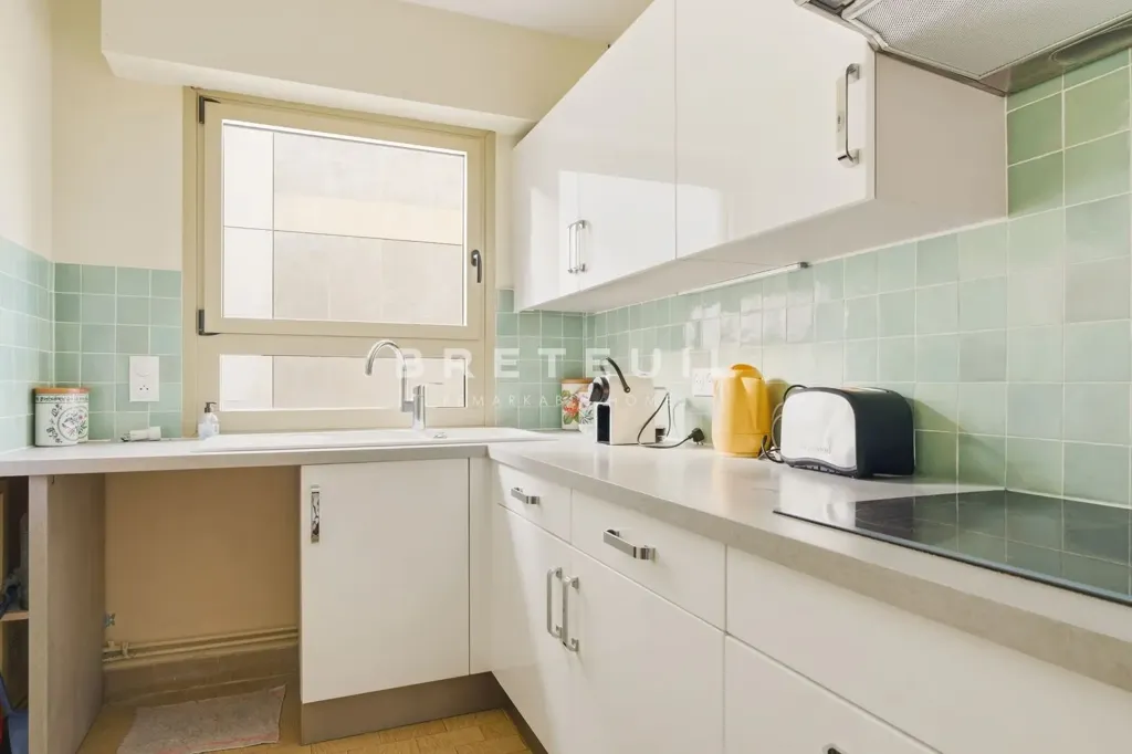 Cuisine - Appartement 5 pièces à Neuilly-sur-Seine