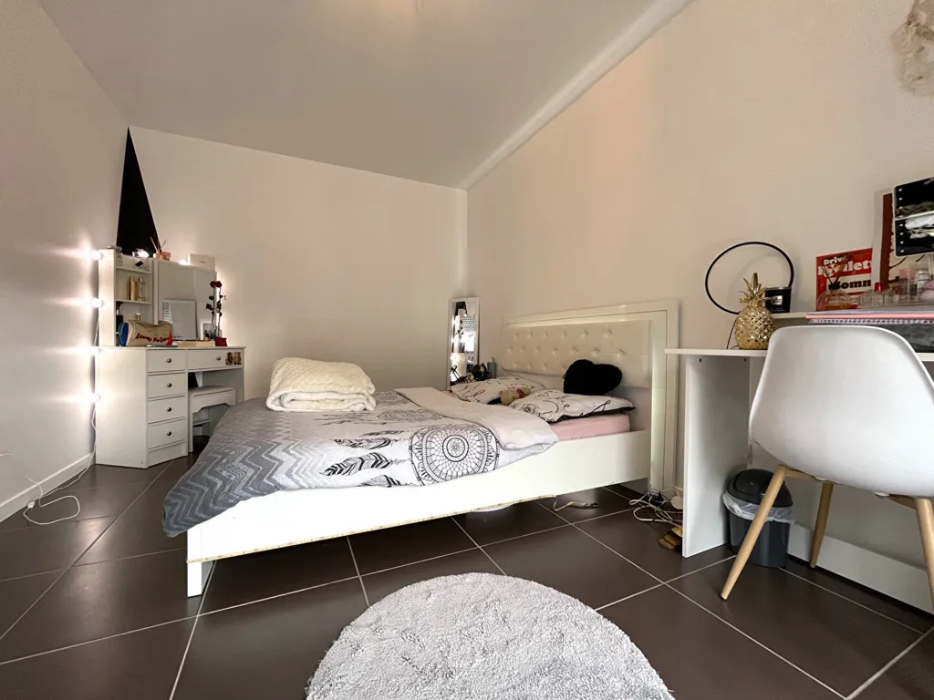 Chambres - Maison Moderne avec Piscine à Arpajon-sur-Cère