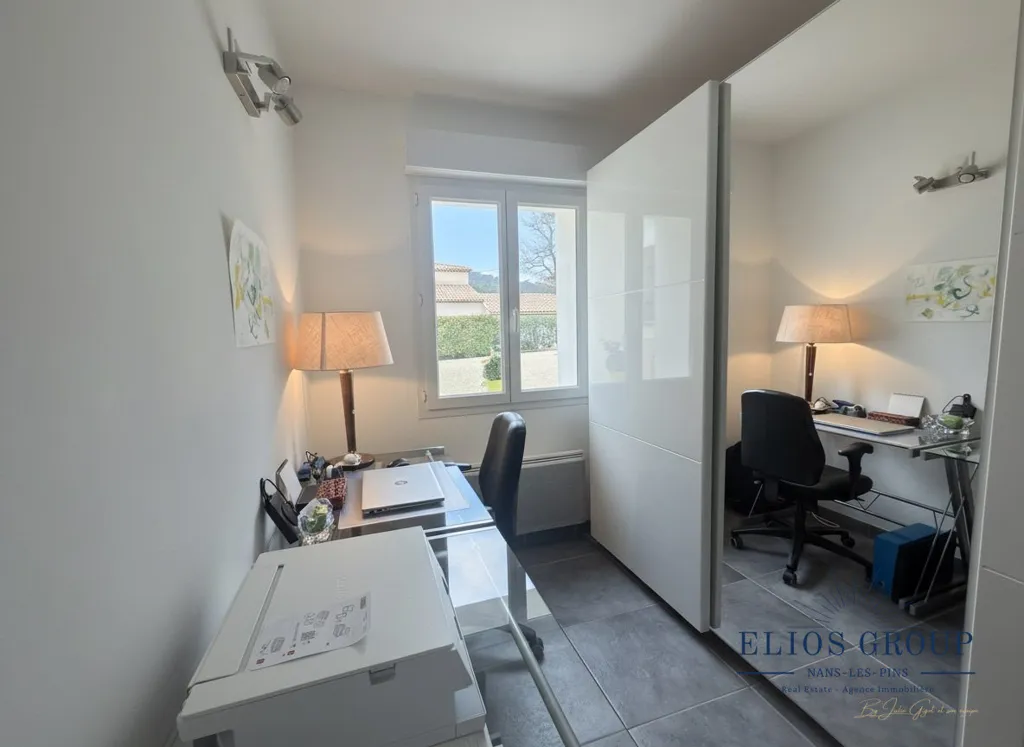 Studio - Villa with Panoramic View in Nans-les-Pins