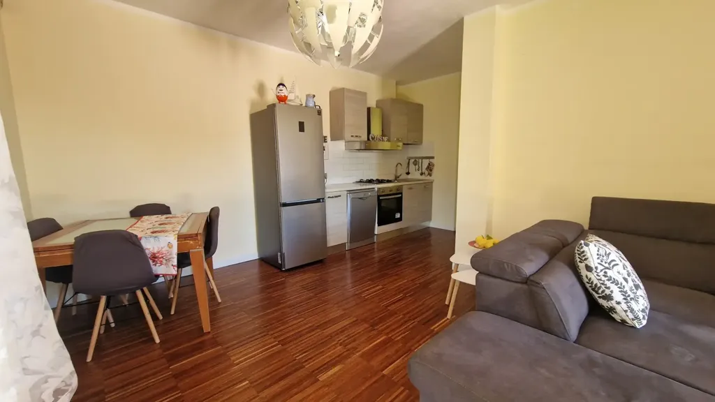 Séjour - Quadrilocale with Private Garden in Sarzana
