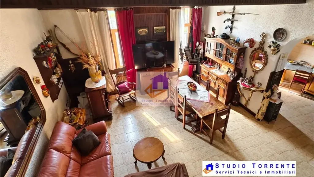 Elutuba - Bifamiliar Villa with Terrace in Cormano, Milan