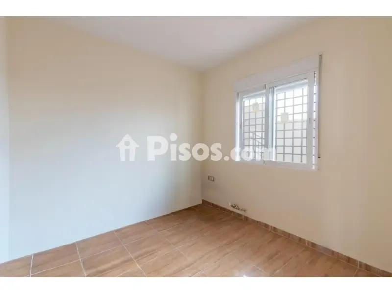 Rooms - New Flat with Balcony in Güevéjar