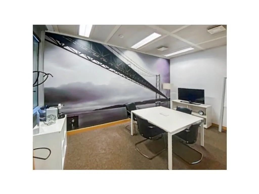 Kabinet - Luxury Office with Amenities in Oeiras