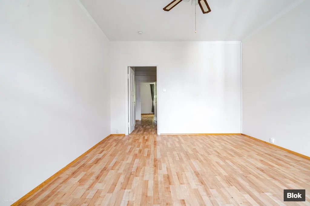 Pièces - Uusklassical Flat with Garden View in Taka-Töölö