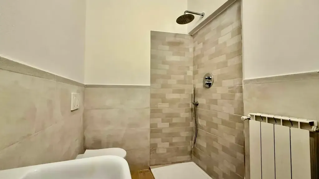 Vannitoad - Rustic-Style Flat with Terrace in Cecina