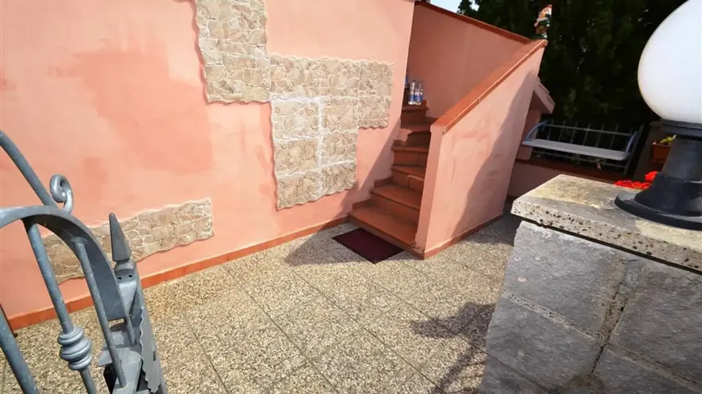 Toad - Rustic Apartment with Private Yard in Rosignano Marittimo