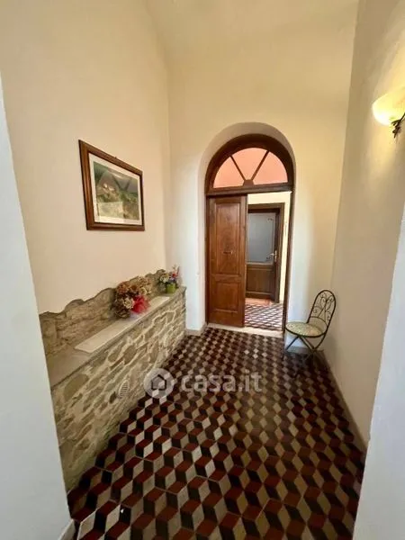 Esik - Charming Studio with Shared Courtyard in Arezzo Centre