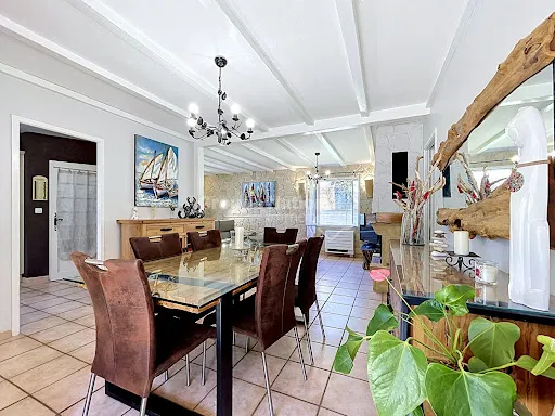 Söögituba - Luxury House with Pool in Châteaurenard