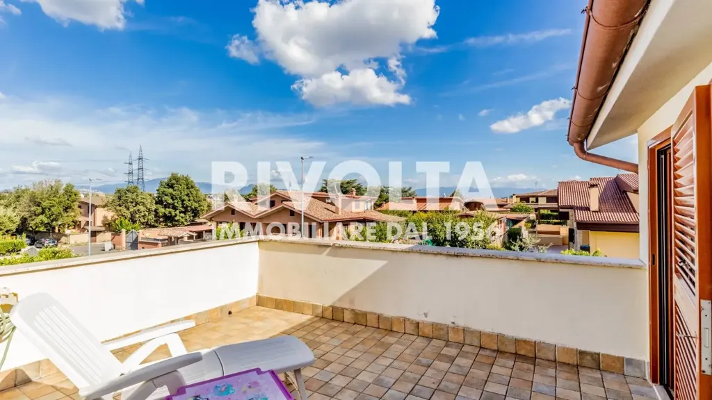 Terrasse - Terraced Villa with Panoramic Terrace in Guidonia Montecelio
