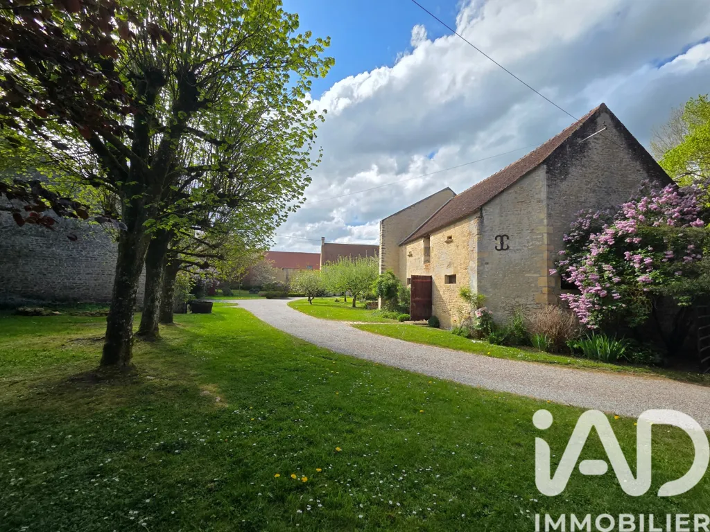 Aed - Stone House with Garden in Occagnes