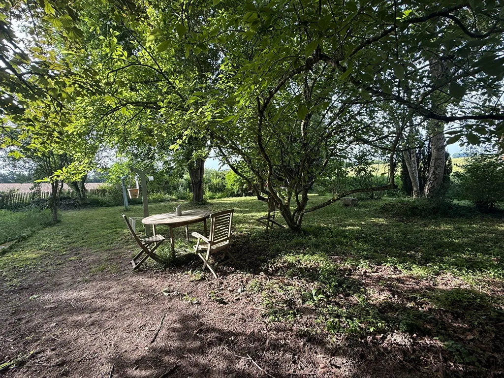 Jardin - Maison Ancienne avec Terrain Clos près de Chartres